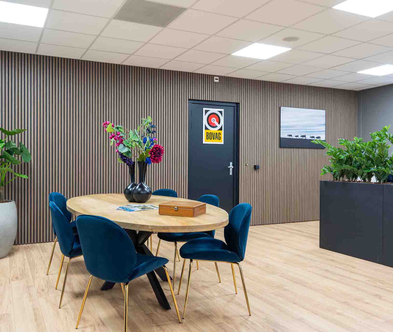 Gallery gallery_images_1_0_1771577995926872214.jpg  | Van den Heuvel Auto's B.V.