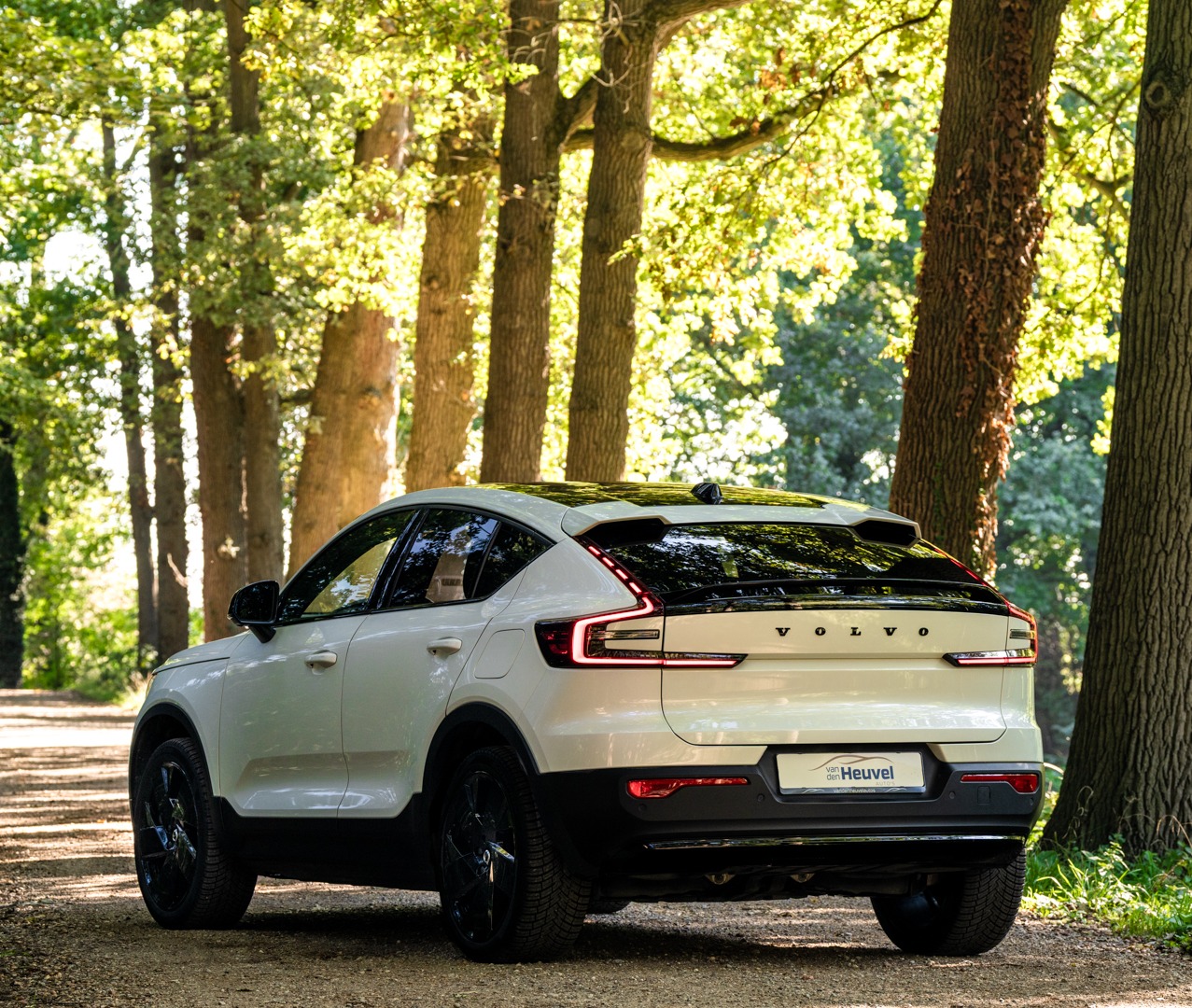 Gallery gallery_images_1_2_17715774741801561472.jpg  | Van den Heuvel Auto's B.V.