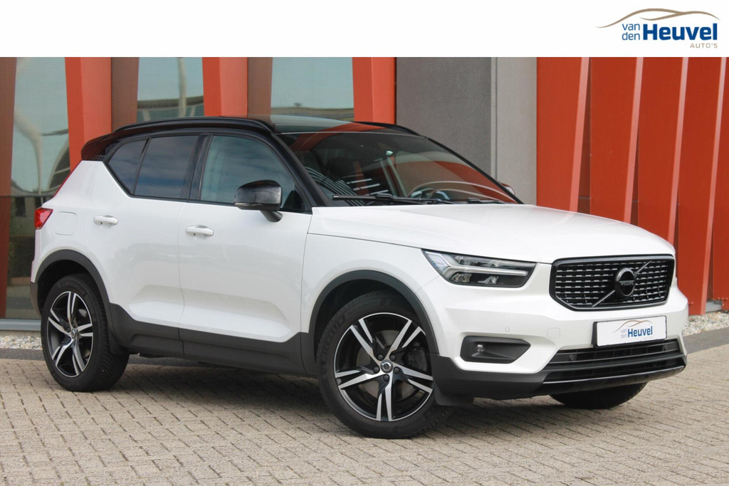 Volvo XC40 T4 Recharge R-Design | Stoelverwarming | Panoramadak | Parkeercamera | Glossy Black | Keyless 46159141-0.jpg | Van den Heuvel Auto's B.V.