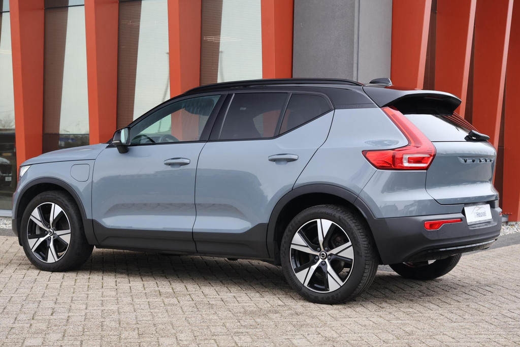 Volvo XC40 T4 Recharge R-Design | Stoelverwarming | Leder | Parkeercamera | H&K | Glossy Black 50745437-2.jpg | Van den Heuvel Auto's B.V.