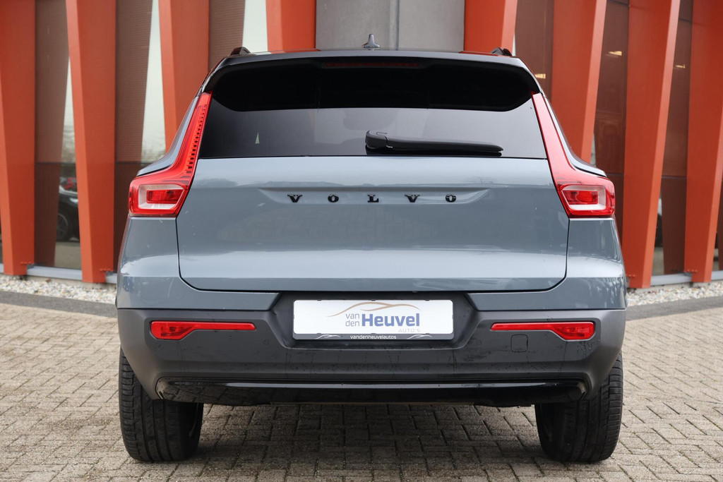 Volvo XC40 T4 Recharge R-Design | Stoelverwarming | Leder | Parkeercamera | H&K | Glossy Black 50745437-3.jpg | Van den Heuvel Auto's B.V.