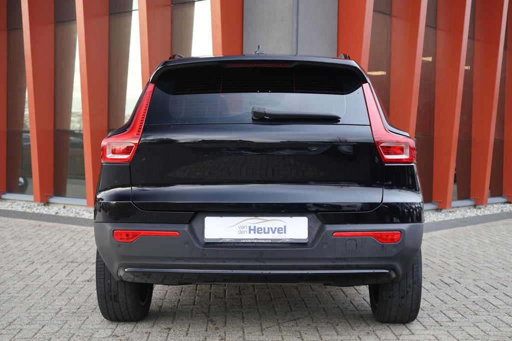 Volvo XC40 T4 Recharge Black Edition | Stoelverwarming | Parkeercamera | Harman Kardon | Memory Stoelen | Keyless | Glossy Black 50782796-3.jpg | Van den Heuvel Auto's B.V.