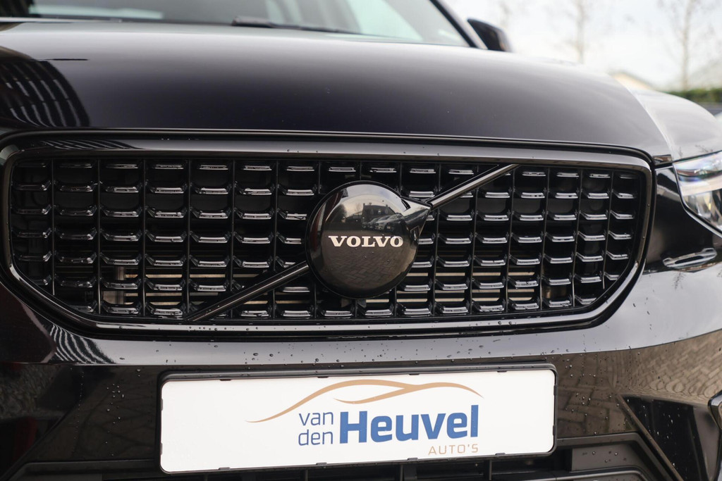Volvo XC40 T4 Recharge Black Edition | Stoelverwarming | Parkeercamera | Harman Kardon | Memory Stoelen | Keyless | Glossy Black 50782796-4.jpg | Van den Heuvel Auto's B.V.