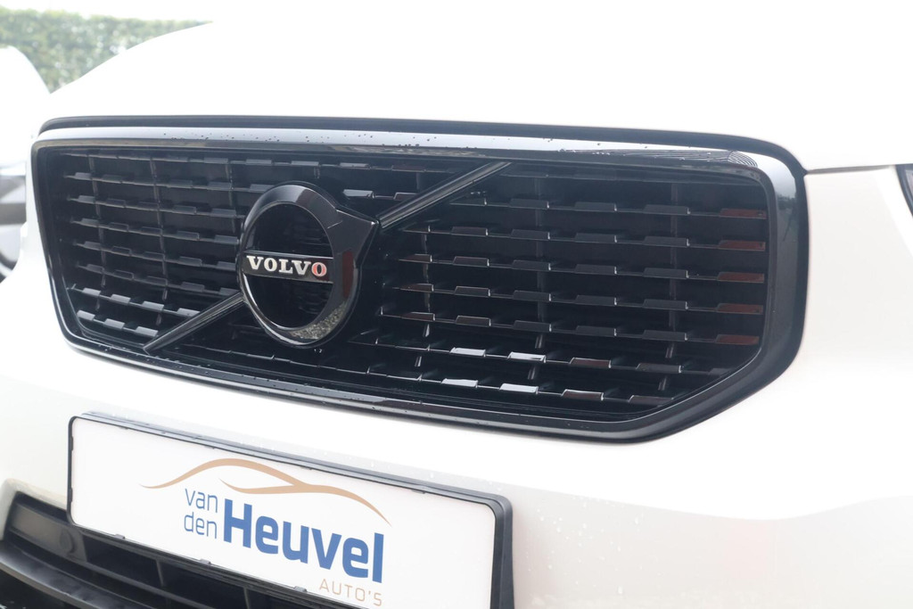 Volvo XC40 T4 Recharge R-Design | Stoelverwarming | Trekhaak | Panoramadak | Parkeercamera | Glossy Black | Keyless 50868901-4.jpg | Van den Heuvel Auto's B.V.
