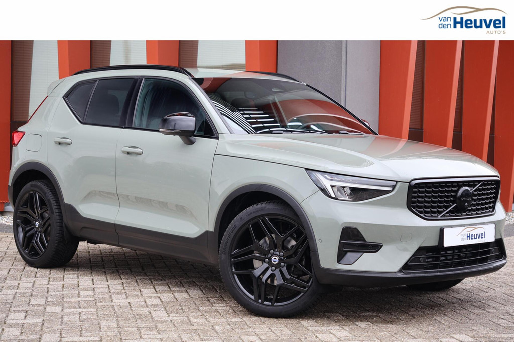 Volvo XC40 B3 Plus Dark | Stoelverwarming | 360° Camera | H/K | Memory Stoelen | Glossy Black 51005186-0.jpg | Van den Heuvel Auto's B.V.