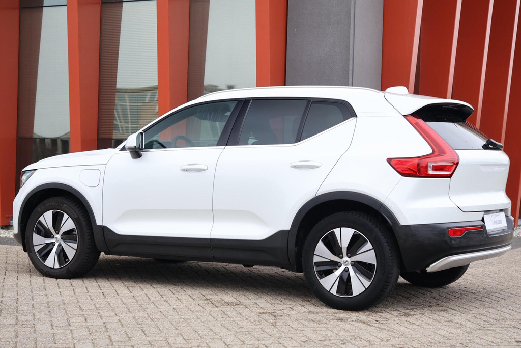 Volvo XC40 T4 Recharge Plus Bright | Stoelverwarming | Trekhaak | Parkeercamera | BLIS | Pilot Assist | Keyless 51165033-2.jpg | Van den Heuvel Auto's B.V.