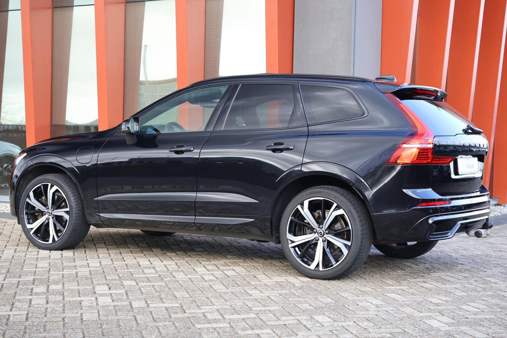 Volvo XC60 T6 Recharge AWD R-Design | Stoelverwarming | Trekhaak | H/K | Parkeercamera | Glossy Black | Keyless 51332860-2.jpg | Van den Heuvel Auto's B.V.
