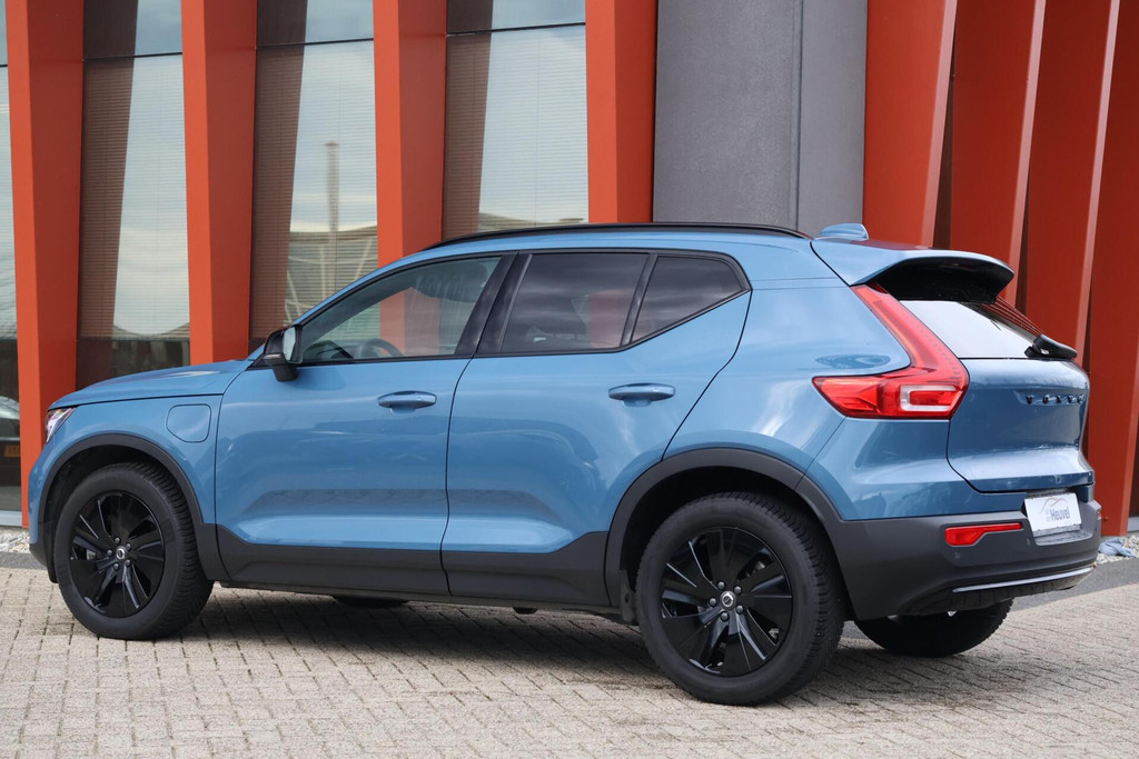 Volvo XC40 T5 Recharge Plus Dark | Stoelverwarming | Trekhaak | Parkeercamera | H/K | Glossy Black | Keyless 51668995-2.jpg | Van den Heuvel Auto's B.V.