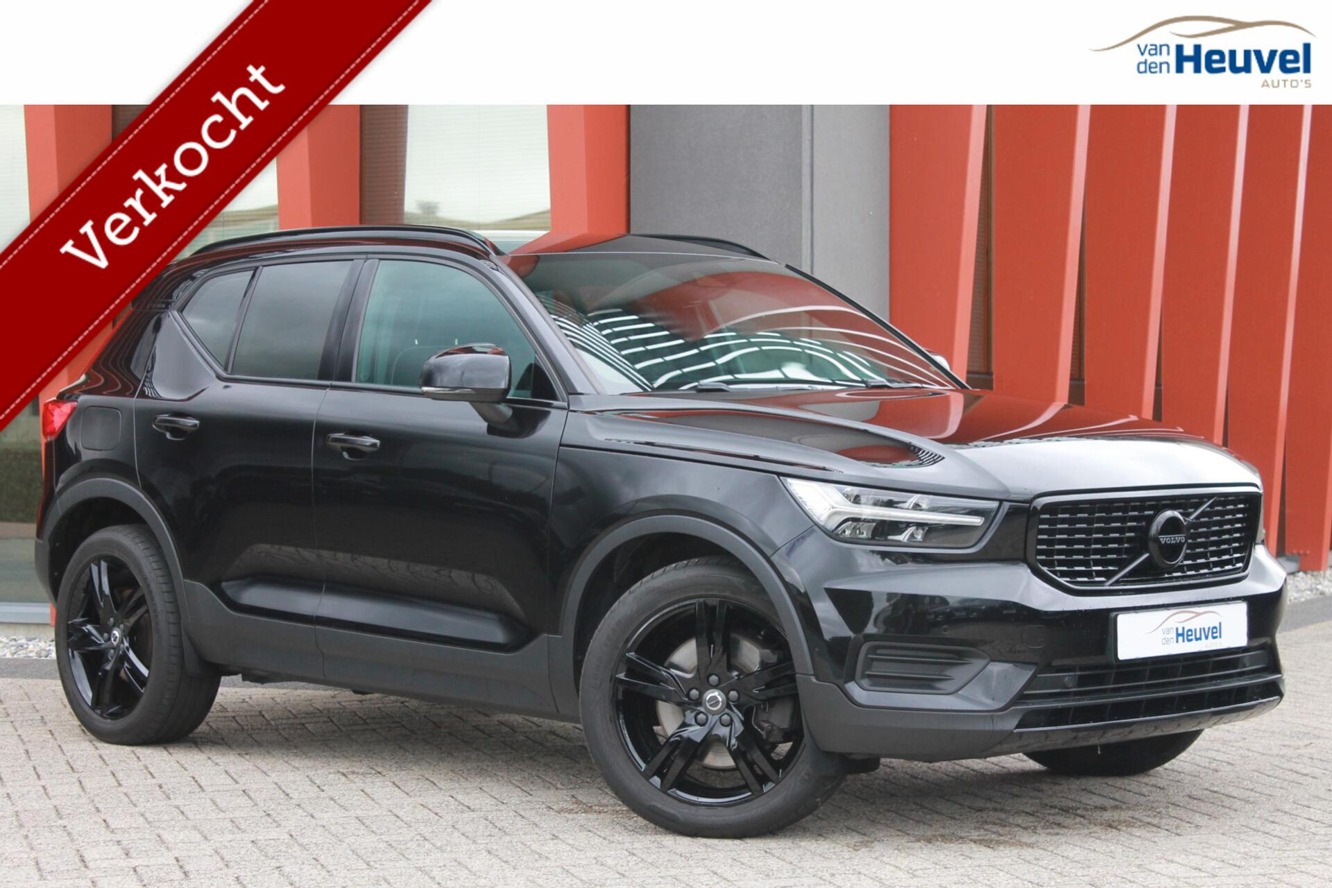 Volvo XC40 T5 Recharge R-Design | Black Edition | Parkeercamera | 19 Inch velgen | Navigatie | Glossy Black 46738617-0.jpg | Van den Heuvel Auto's B.V.