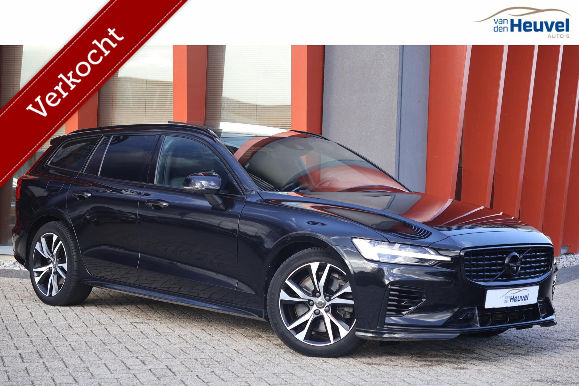 Volvo V60 T6 Recharge AWD R-Design | Panoramadak | Trekhaak | Stoelverwarming | BLIS | Pilot Assist | Harman / Kardon | Glossy Black 48656967-0.jpg | Van den Heuvel Auto's B.V.